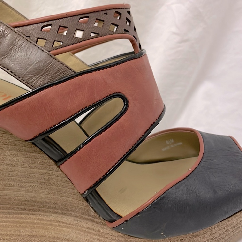 Platform sandals - Picture 7 of 11